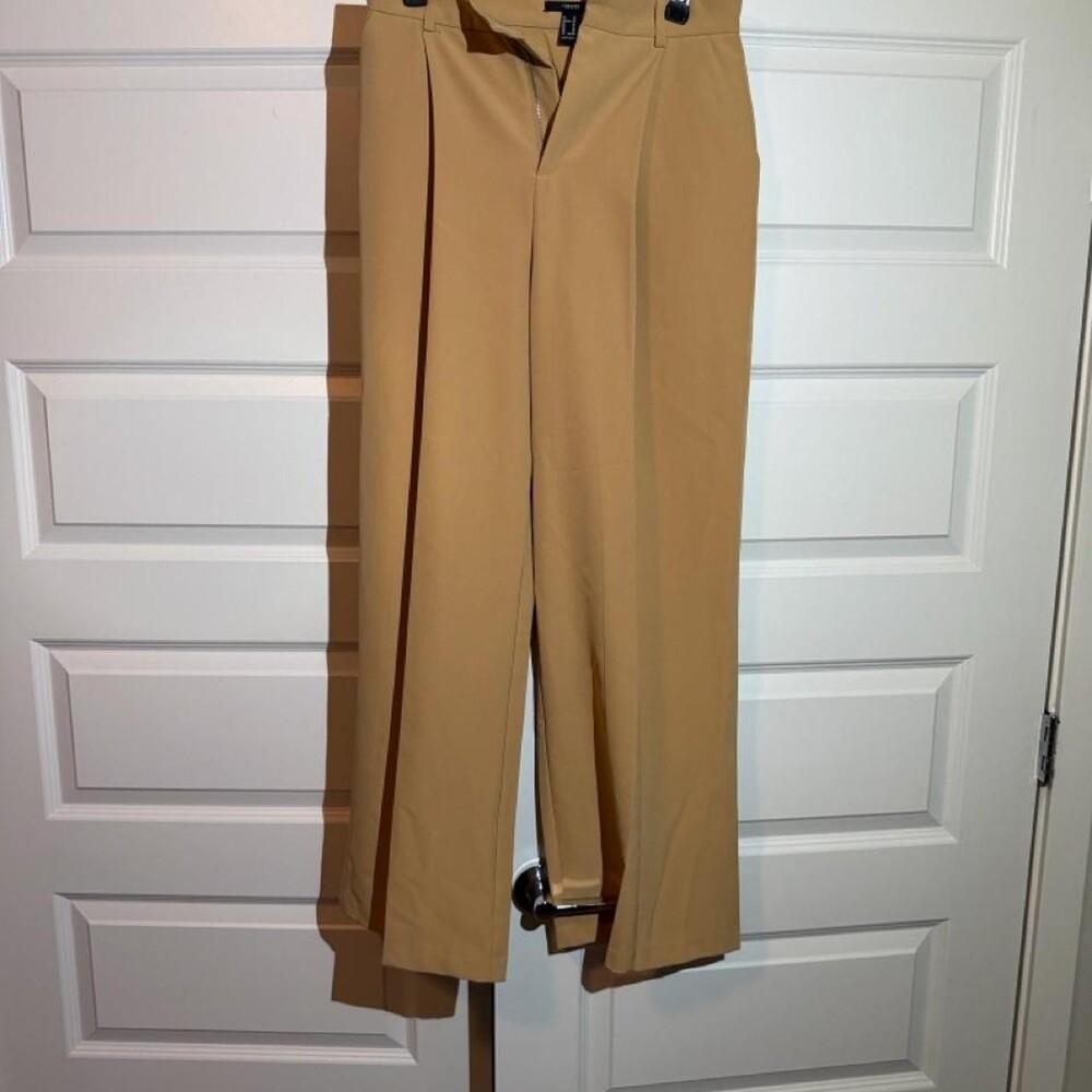 Forever 21 tan wide leg pants in a M #wideleg #forever21